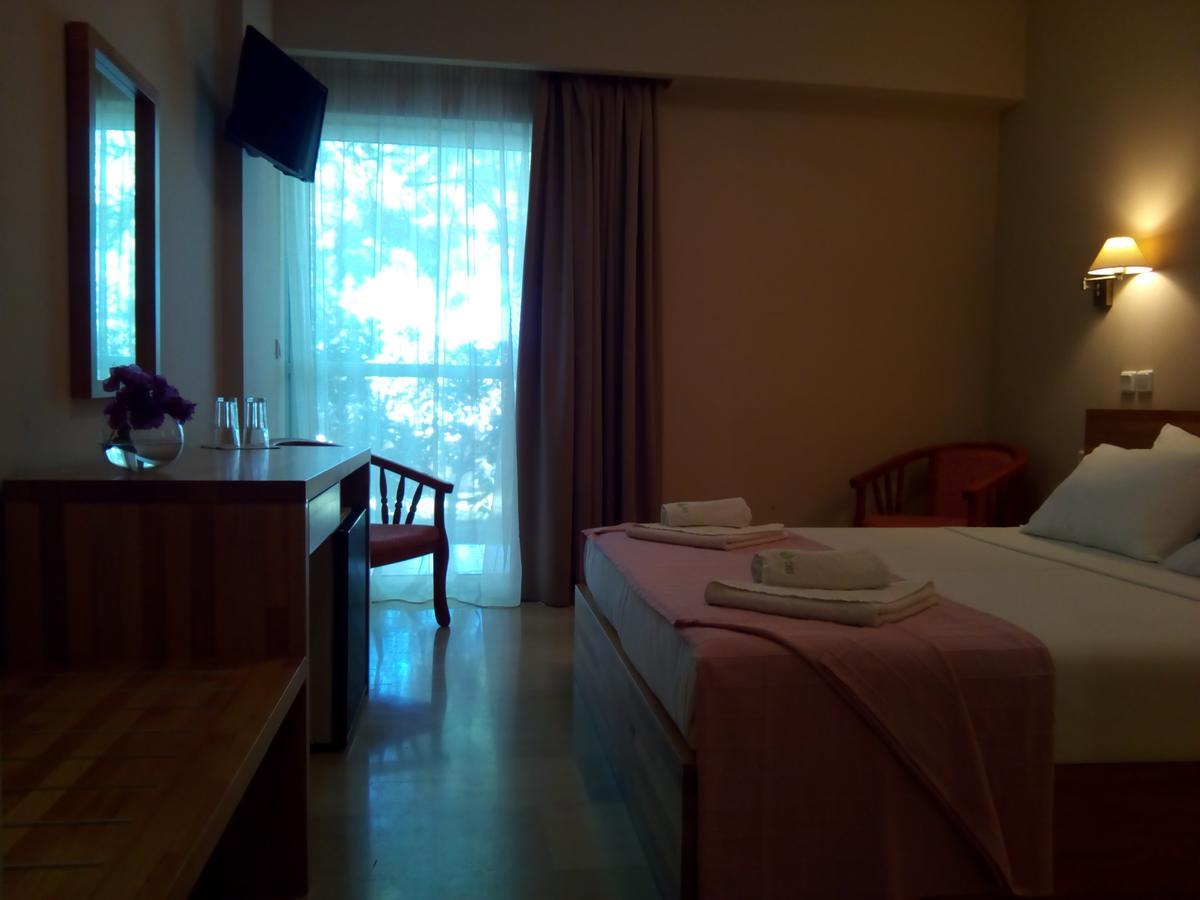 Marzi Beach And Bungalows Hotel Kokkónion Eksteriør billede